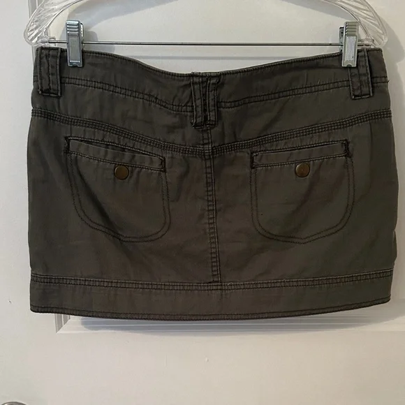 Express Charcoal Mini Skirt - Picture 2 of 4
